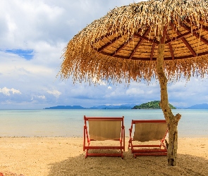 Plaża, Chmury, Parasol, Leżaki, Morze