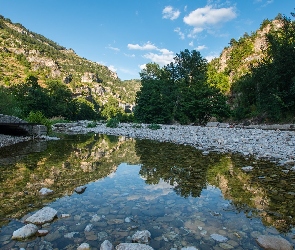 Rzeka, Drzewa, Kamienie, Most, Góry