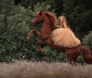 Dziewczynka, Koń, Sukienka, Tiulowa