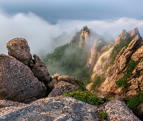 Skały, Park Narodowy Wolchulsan, Góry, Chmury, Prowincja Jeolla Południowa, Mgła, Korea Południowa, Góry Wolchulsan