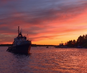 Rosja, Karelia, Kuter rybacki, Zachód słońca, Jezioro, Siegoziero