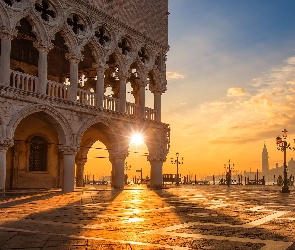 Wenecja, Włochy, Latarnie, Kolumna św Marka, Piazzetta San Marco, Pałac Dożów, Poranek