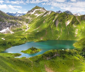 Góry, Jezioro, Zalesione