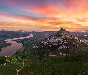 Góra Errigal, Donegal, Irlandia, Zachód słońca, Dunlewy Lough, Jeziora, Lough Nacung Upper, Góry Derryveagh