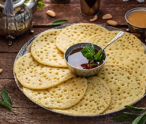 Naleśniki, Dzbanek, Łyżka, Miód, Talerz