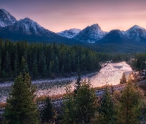 Bow River, Rzeka, Kanada, Ośnieżone, Szczyty, Góry Skaliste, Drzewa, Alberta, Park Narodowy Banff, Pociąg, Las