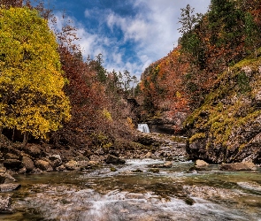 Góry, Aragonia, Park Narodowy Ordesa y Monte Perdido, Hiszpania, Dolina Ordesa, Drzewa, Rzeka, Kamienie, Skały