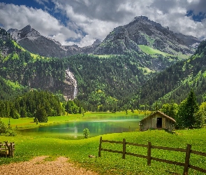 Szwajcaria, Drzewa, Ogrodzenie, Las, Góry, Lauenensee, Region Gstaad, Chmury, Kanton Berno, Jezioro