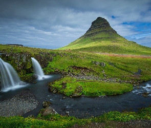 Kirkjufell, Góra, Islandia, Kirkjufellsfoss, Rzeka, Chmury, Wodospad