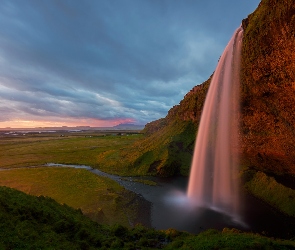 Skały, Islandia, Wodospad Seljalandsfoss, Łąki