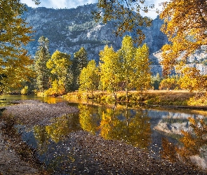 Merced River, Jesień, Park Narodowy Yosemite, Stany Zjednoczone, Sierra Nevada, Góry, Kalifornia, Rzeka