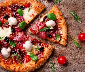 Szynka, Drewno, Pieczarki, Salami, Pizza