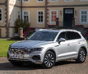 Srebrny, 2020, Volkswagen Touareg