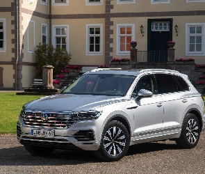 Volkswagen Touareg, 2020, Srebrny