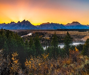 Stany Zjednoczone, Promienie słońca, Snake River, Stan Wyoming, Teton Range, Góry, Las, Drzewa, Park Narodowy Grand Teton, Rzeka