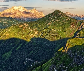 Szczyty, Skaliste, Zalesione, Włochy, Góra Marmolada, Dolomity, Góra Monte Pore, Góry