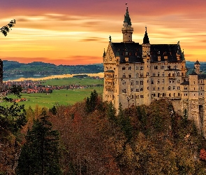 Zamek Neuschwanstein, Bawaria, Niemcy, Skały, Jesień, Drzewa, Wzgórza, Schwangau