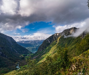 Park Narodowy Folgefonna, Norwegia, Roślinność, Dolina, Chmury, Drzewa, Góry