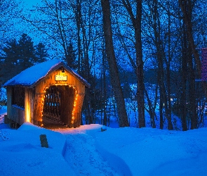 Stany Zjednoczone, Tannery Hill Covered Bridge, Latarnie, Oświetlone, Most, Zima, Gilford, Drzewa, Stan New Hampshire, Przejście