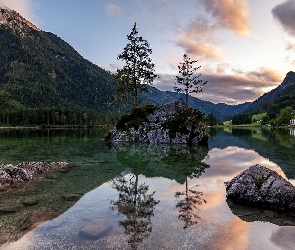 Góry, Bawaria, Chmury, Niemcy, Gmina Berchtesgaden, Drzewa, Alpy, Jezioro Hintersee, Skały