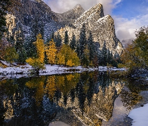 Rzeka, Odbicie, Góry, Drzewa, Kalifornia, Śnieg, Stany Zjednoczone, Park Narodowy Yosemite