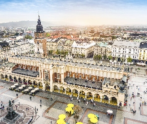 Rynek Główny, Miasto, Kraków, Sukiennice, Zachód słońca, Bazylika Mariacka, Polska, Chmury