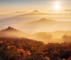 Lasy, Góry, Zachód słońca, Jesień, Wzgórza, Zalesione, Mgła, Drzewa