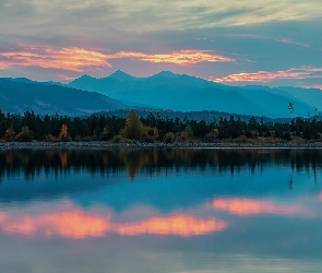 Drzewa, Dillon Lake, Jezioro, Stany Zjednoczone, Odbicie, Chmury, Kolorado, Góry