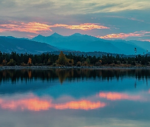 Dillon Lake, Chmury, Jezioro, Drzewa, Kolorado, Góry, Stany Zjednoczone, Odbicie