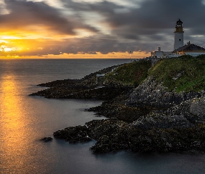 Latarnia morska, Morze Irlandzkie, Latarnia morska, Skały, Wyspa Man, Douglas Lighthouse, Wielka Brytania, Wschód słońca