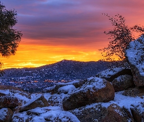 Wschód słońca, Kamienie, Zima, Skały, Ośnieżone, Góry, Prescott, Arizona, Stany Zjednoczone