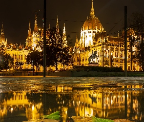 Oświetlony, Parlament, Węgry, Noc, Budapeszt, Pomnik konny Franciszka II Rakoczego