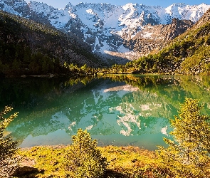 Góry, Prowincja Brescia, Aviolo Lake, Włochy, Odbicie, Jezioro, Ośnieżone, Szczyty, Drzewa