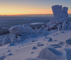 Śnieg, Ośnieżone, Drzewa, Skały, Zima