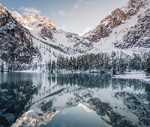 Drzewa, Pragser Wildsee, Południowy Tyrol, Zima, Jezioro, Włochy, Góry Dolomity