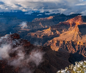 Wielki Kanion Kolorado, Góry, Park Narodowy Wielkiego Kanionu, Skały, Stan Arizona, Grand Canyon, Stany Zjednoczone, Chmury