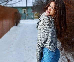 Sweter, Droga, Śnieg, Dżinsy, Dziewczyna