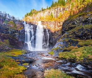 Skały, Granvin, Chmury, Norwegia, Drzewa, Rośliny, Wodospad, Skjervsfossen Waterfall, Rzeka