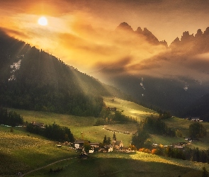 Włochy, Góry, Wieś, Dolomity, Wschód słońca, Drzewa, Dolina, Santa Maddalena, Val di Funes, Droga