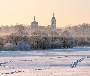 Cerkiew, Drzewa, Zima, Ślady, Mgła, Domy, Śnieg, Las