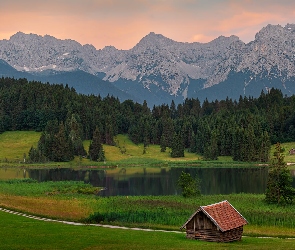 Las, Drewniane, Jezioro Geroldsee, Góry Karwendel, Niemcy, Miejscowość Krun, Domki, Bawaria, Drzewa