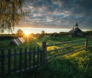 Wschód słońca, Ogrodzenie, Drzewo, Brzoza, Cerkiew