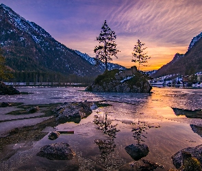 Niemcy, Zachód słońca, Chmury, Bawaria, Alpy, Góry, Kamienie, Drzewa, Jezioro Hintersee, Domy