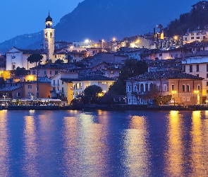 Domy, Jezioro Garda, Włochy, Limone sul Garda, Lombardia, Miejscowość