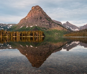 Góry, Stan Montana, Drzewa, Stany Zjednoczone, Odbicie, Park Narodowy Glacier, Sinopah Mountain, Jezioro, Pray Lake