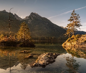 Jezioro Hintersee, Skały, Niemcy, Góry Alpy, Bawaria, Drzewa