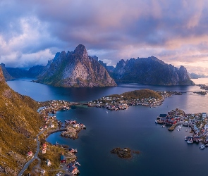 Lofoty, Norwegia, Chmury, Morze Północne, Domy, Wioski, Góry