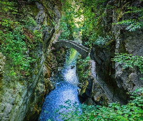 Most, Kanton Neuchatel, Szwajcaria, Wąwóz, Skały, Saut de Brot, Rzeka Areuse, Kamienny