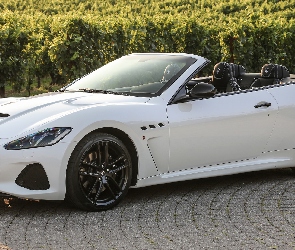 Maserati GranCabrio MC