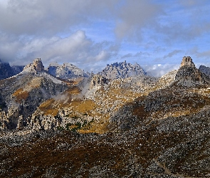 Góry, Dom, Turystyczne, Szlaki